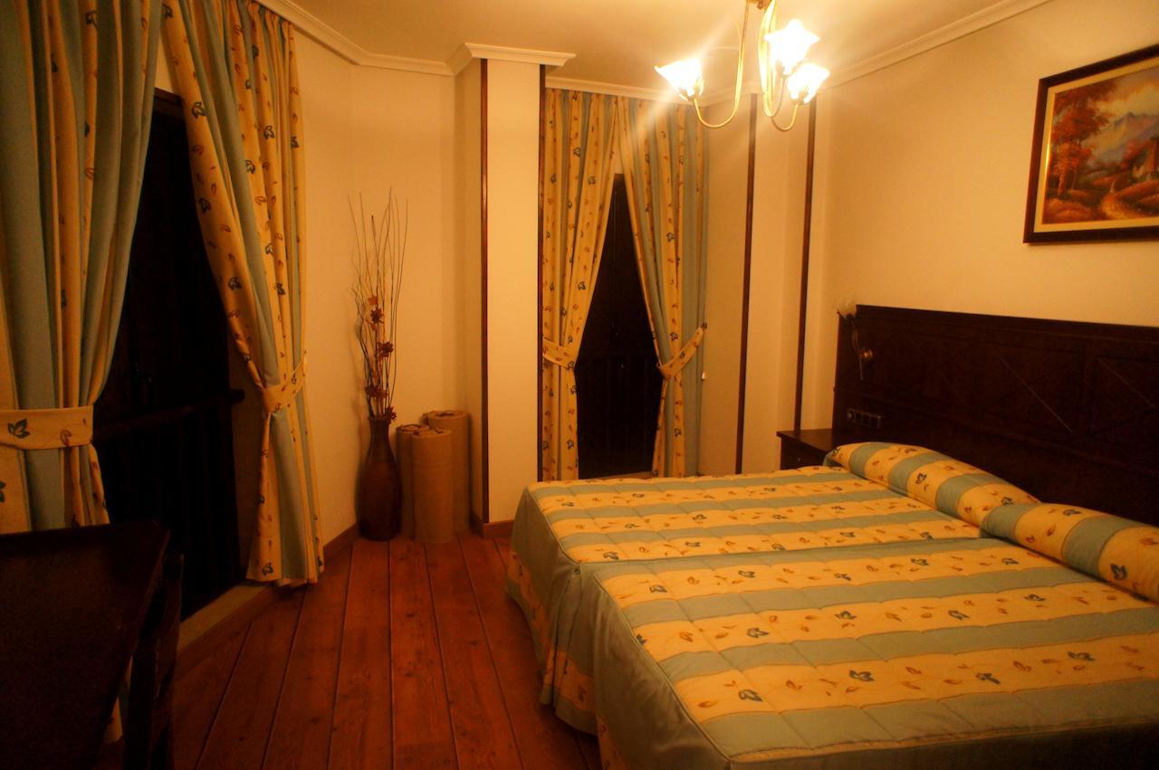 Mirador Da Ribeira Hotel Viana do Bolo Phòng bức ảnh